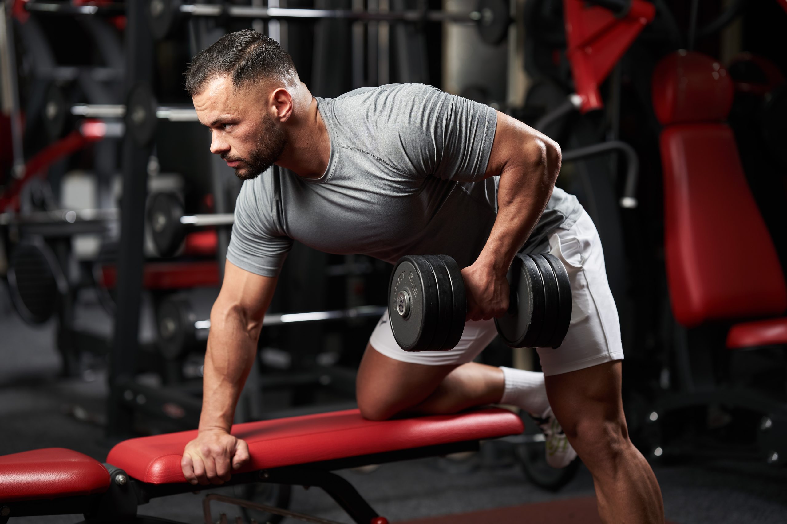 I'm a personal trainer — here are 3 best compound exercises for cutting  V-shaped back muscles